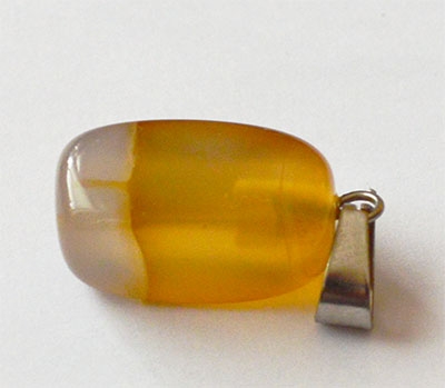 Ahhaat ripats 28x10mm looduslik kivi, värvitud, messingist haagiga, pakis 1 tk