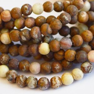 Jadeiit 4mm looduslik kivi matistatud pruunikirju, ava 1mm, pakis 20 tk