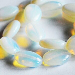 Opaliit ovaalne 18x13mm kuuklaas, ava 1mm, pakis 4 tk