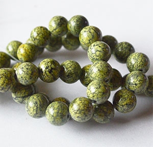 Jadeiit 8mm looduslik kivi, värvitud heleroheline, ava 1mm, pakis 10 tk