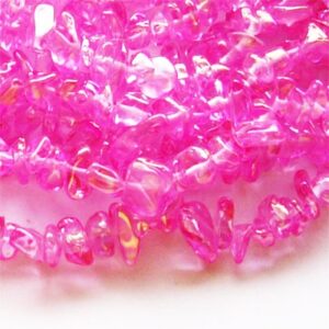 Roosad klaasi chipsid 2-8mm, pakis niidil u 43cm