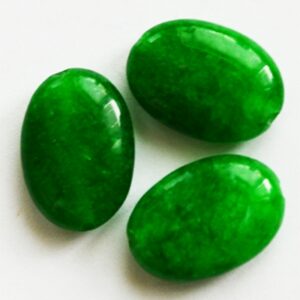 Jadeiit ovaalne 18x13mm, looduslik kivi, värvitud roheline, ava 1mm, pakis 2 tk