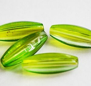 Akrüülhelmes  20x12mm, kollakasroheline, ava 1mm, pakis 4 tk
