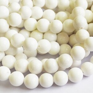 Jadeiit 10mm looduslik kivi, värvitud valge, ava 1,2mm, pakis 10 tk