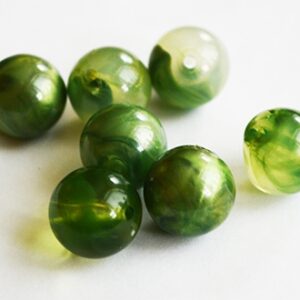 Akrüülhelmes  13mm, roheline, ava 1,2mm, 7 tk