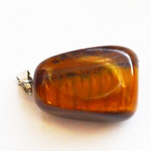 Tiikerinsilmä riipus 29x13mm luonnonkivi, messinkikoukulla, 1 kpl per pakkaus