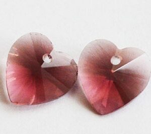 Lihvitud klaasripats Süda 10x10mm, ametüst, ava 1mm,  2 tk