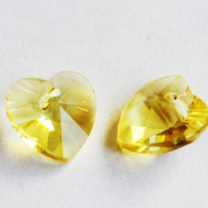 Lihvitud klaasripats Süda 10x10mm, helekollane, ava 1 mm,  2 tk