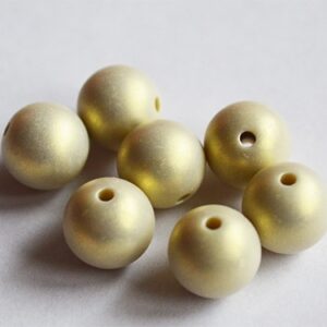 Akrüülhelmes  8mm, ava 1mm, beež, 15 tk