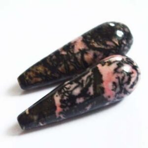 Rodoniit 30x10mm looduslik, ava 1,5mm, pakis 2 tk