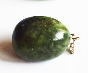 Jadeiit 31x13mm looduslik, 1 tk