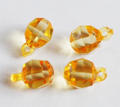 Akrüülist ripats 13x8mm lihvitud oranž, ava 1mm, pakis 4 tk
