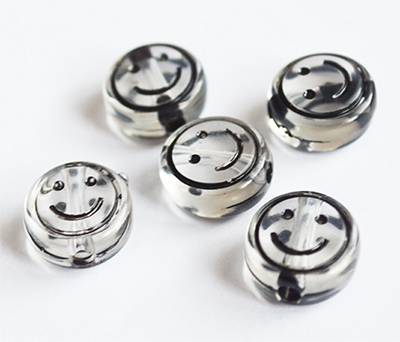 Akrüülhelmes Nägu 11x5mm läbipaistev, ava 1,5mm, pakis 5 tk