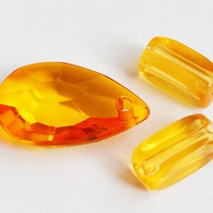 Akrüülhelmed 29x16mm, 14x6mm oranž avad 1-1,5mm, pakis 3 tk