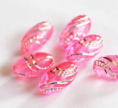 Akryylihelmi soikea 13x7mm, reikä 1,6mm, vaaleanpunainen, pakkaus 8 kpl
