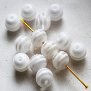 Muovihelmi (resin)  10mm  valkoinen, 1 kpl