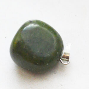 Jadeiit ripats 25x17mm roheline looduslik, 1 tk