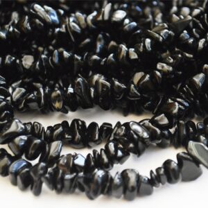 Obsidiani chipsid 5-10mm must, looduslik, nööril u 42cm, 1 tk