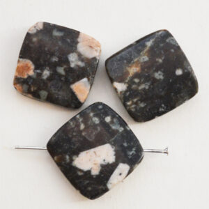 Naturaalne kivi Osmanthus 18x18mm, 1 tk