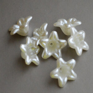 Akrüülhelmes lill 13x12mm valge, 10 tk