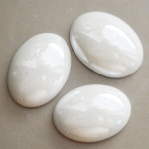 Portselan kamee  18x13mm pärliläikeline valge, 1 tk