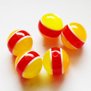 Kunstvaigust ümar helmes 16mm kumav oranži-punase-kollasetriibuline, 1 tk