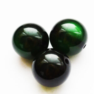 Kunstvaigust ümar helmes 18mm must roheline kuma, 1 tk  NB! antud toodet ei saa saata liht- ega tähitud maksikirjaga.