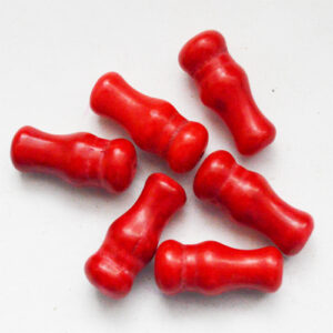Turkoosi  17x6mm synteetinen, värjätty, punainen 1 kpl.
